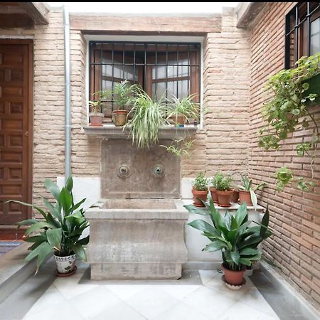 Apartamentos Centro Historico A Los Pies De La Alhambra Granada Buitenkant foto